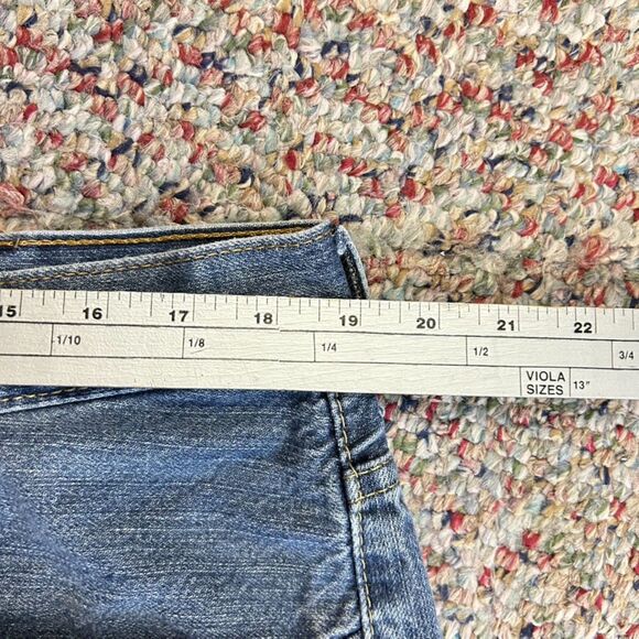 Levi's 569 Blue Medium Wash Loose Straight Leg 11.5" Inseam Denim Jorts Size 38 - Picture 9 of 13